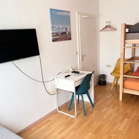 Gemuetliche Privatzimmer Mit Geteiltem Bad, Kueche Und Garten 慕尼黑 外观 照片