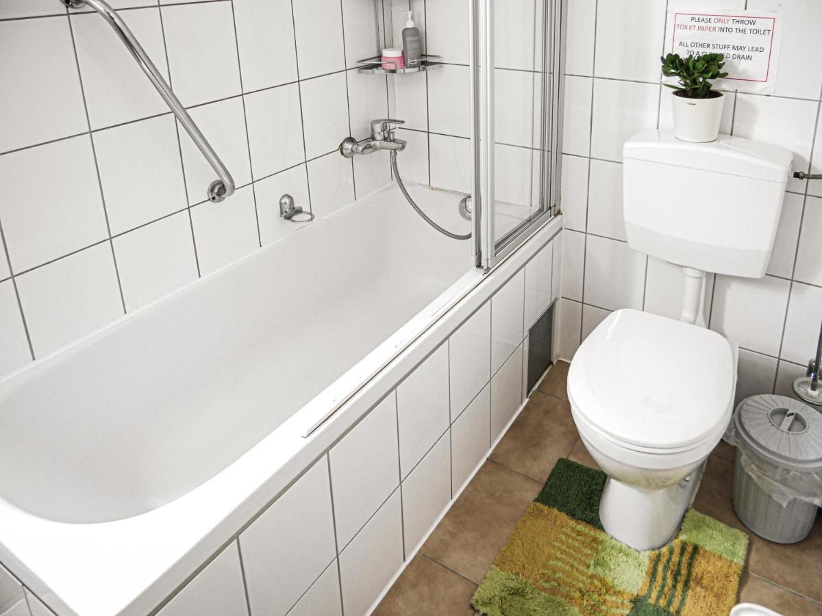 Gemuetliche Privatzimmer Mit Geteiltem Bad, Kueche Und Garten 慕尼黑 外观 照片